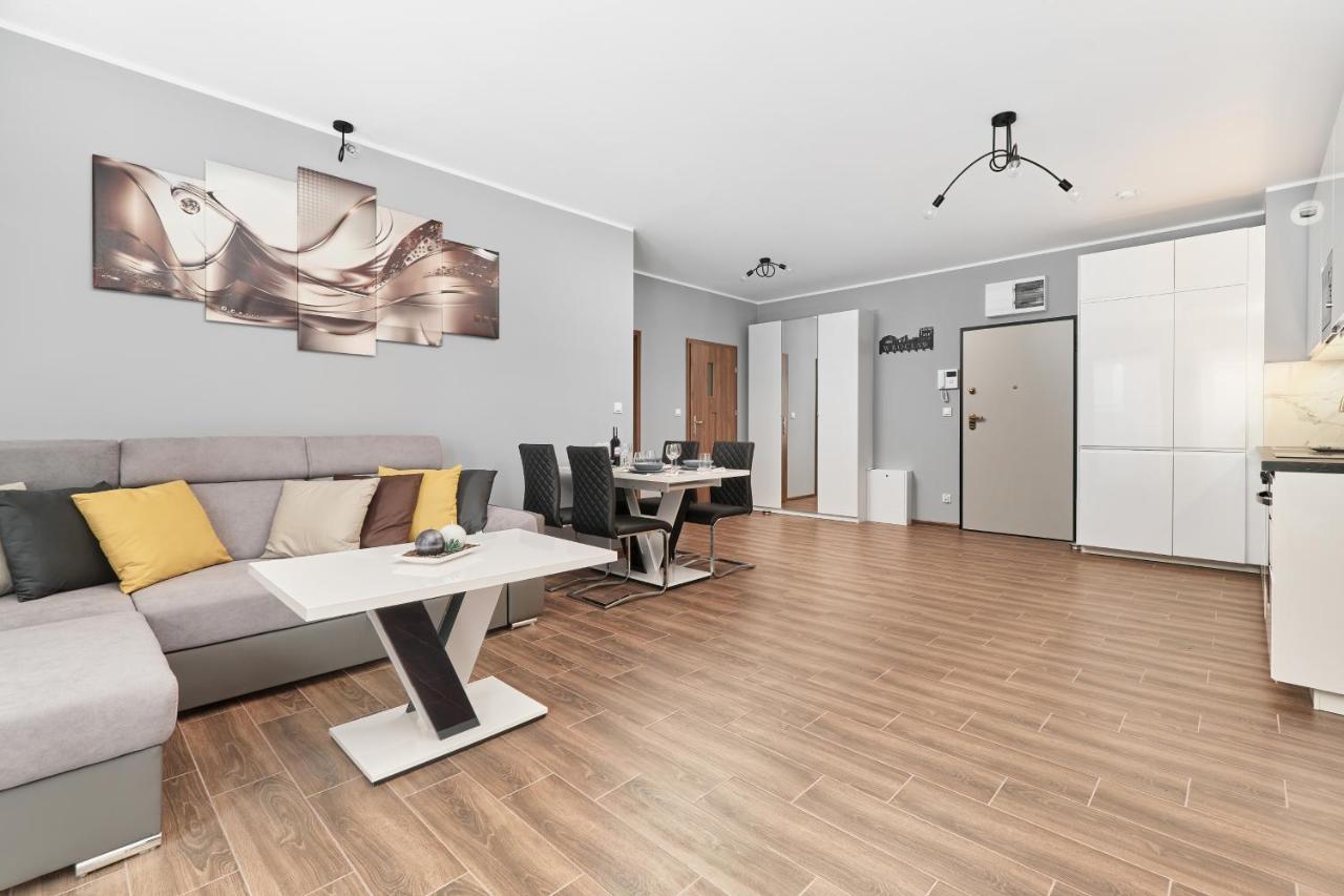 Apartments Wroclaw Jana Pawla II With Free Parking Wroclaw By Noclegi Renters Extérieur photo