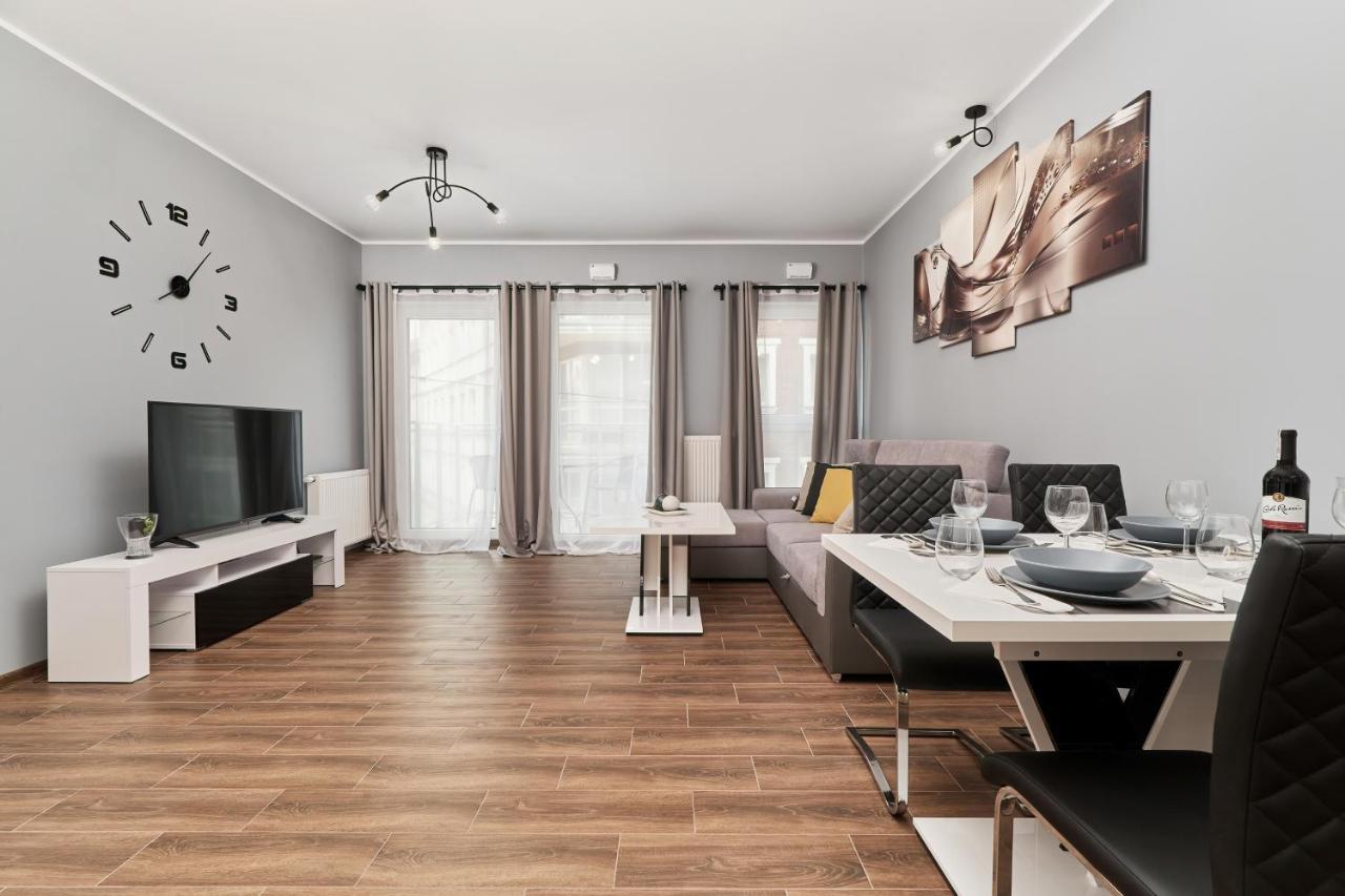 Apartments Wroclaw Jana Pawla II With Free Parking Wroclaw By Noclegi Renters Extérieur photo
