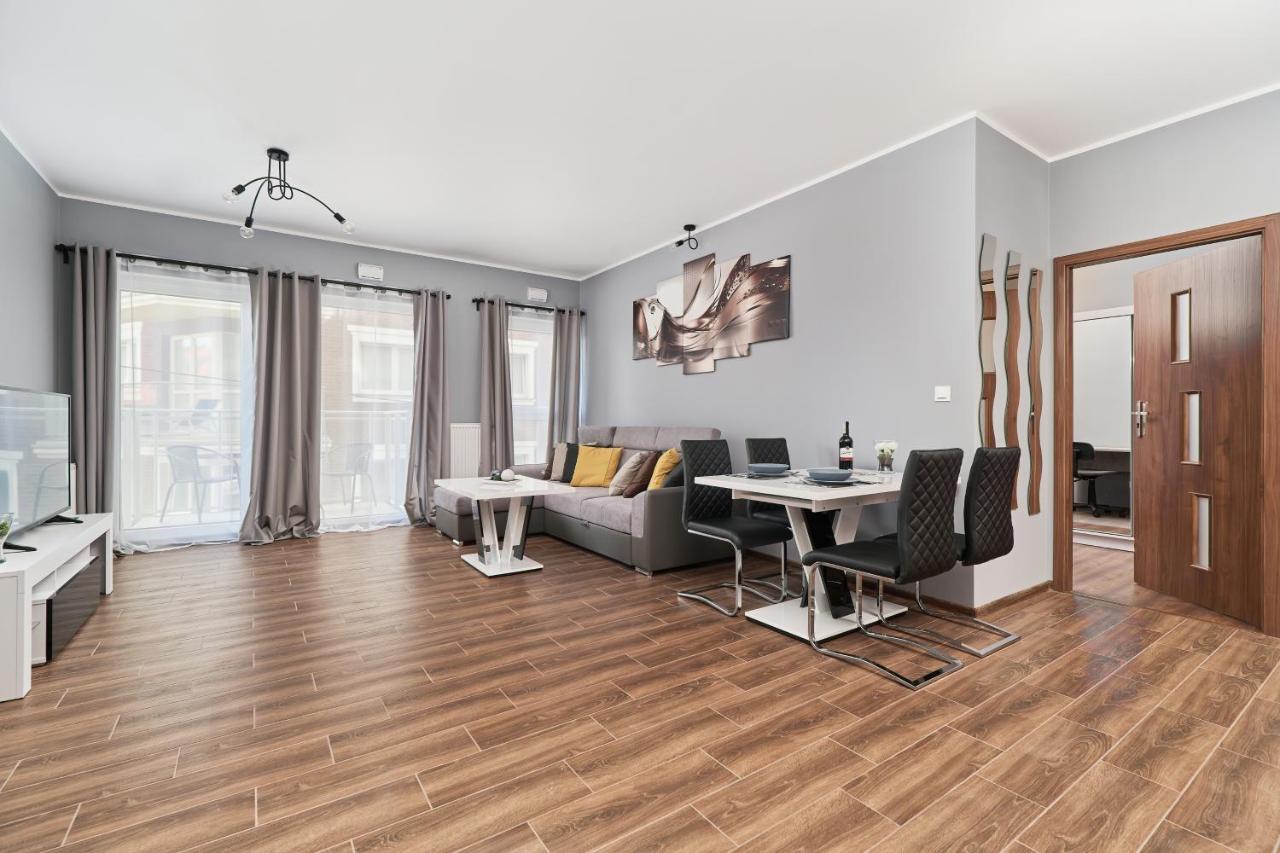 Apartments Wroclaw Jana Pawla II With Free Parking Wroclaw By Noclegi Renters Extérieur photo