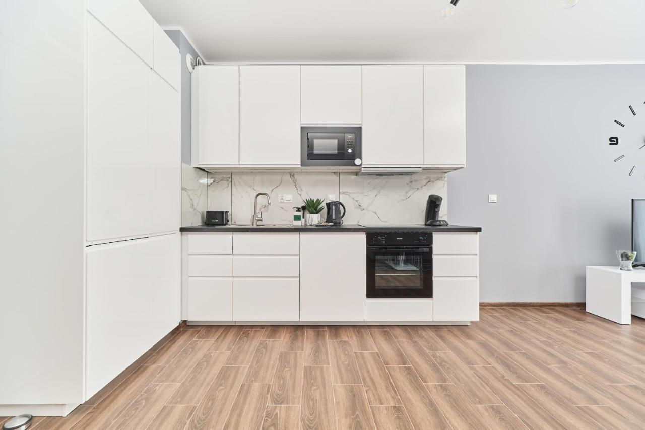 Apartments Wroclaw Jana Pawla II With Free Parking Wroclaw By Noclegi Renters Extérieur photo
