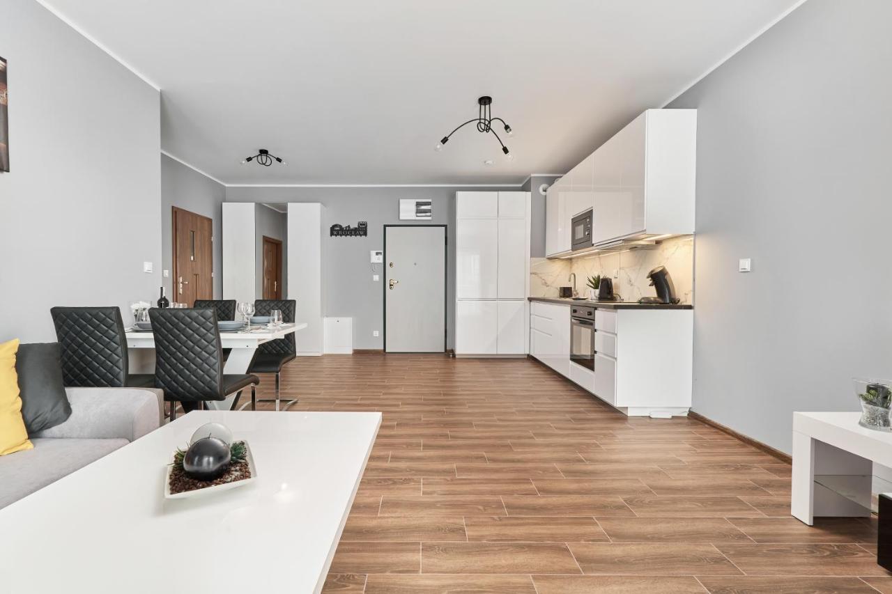 Apartments Wroclaw Jana Pawla II With Free Parking Wroclaw By Noclegi Renters Extérieur photo