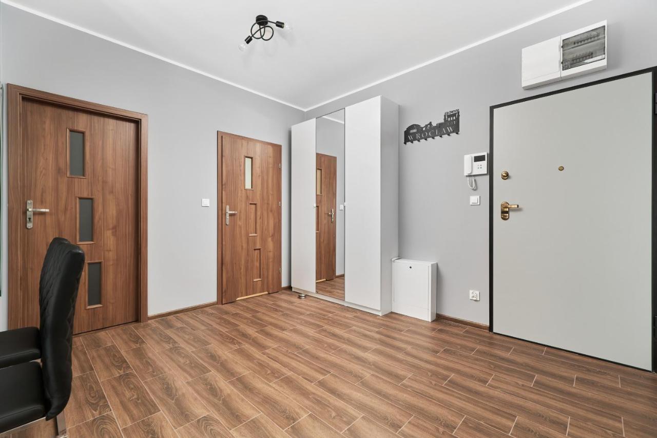 Apartments Wroclaw Jana Pawla II With Free Parking Wroclaw By Noclegi Renters Extérieur photo