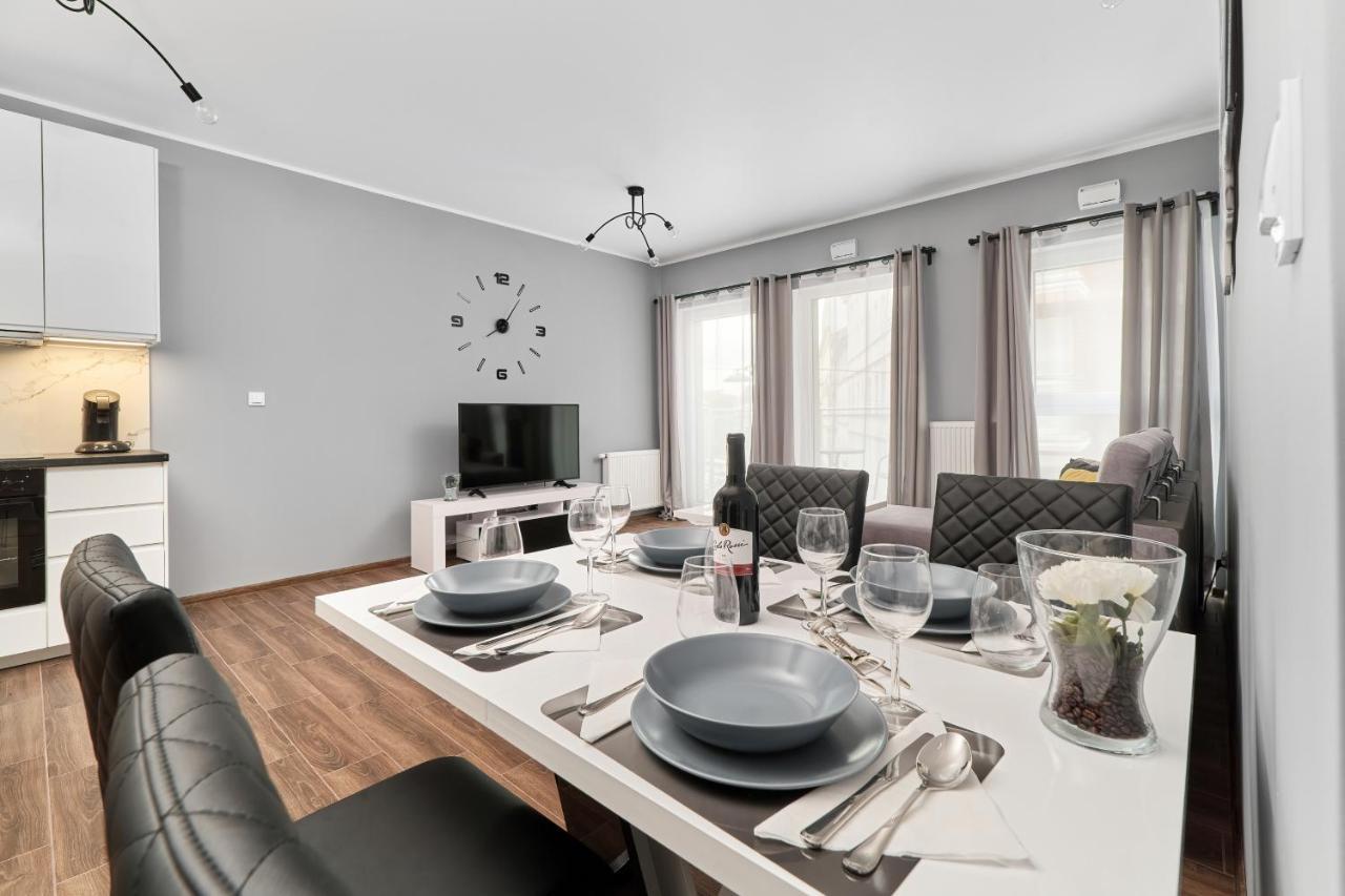 Apartments Wroclaw Jana Pawla II With Free Parking Wroclaw By Noclegi Renters Extérieur photo