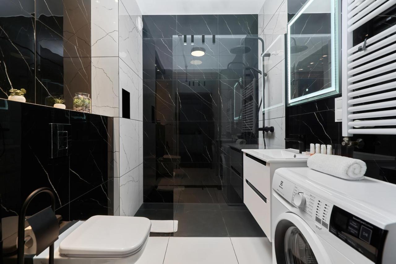 Apartments Wroclaw Jana Pawla II With Free Parking Wroclaw By Noclegi Renters Extérieur photo