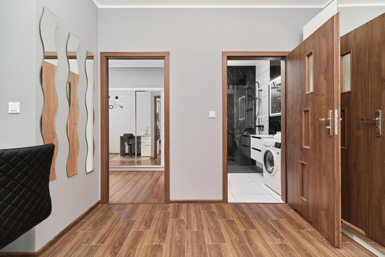 Apartments Wroclaw Jana Pawla II With Free Parking Wroclaw By Noclegi Renters Extérieur photo